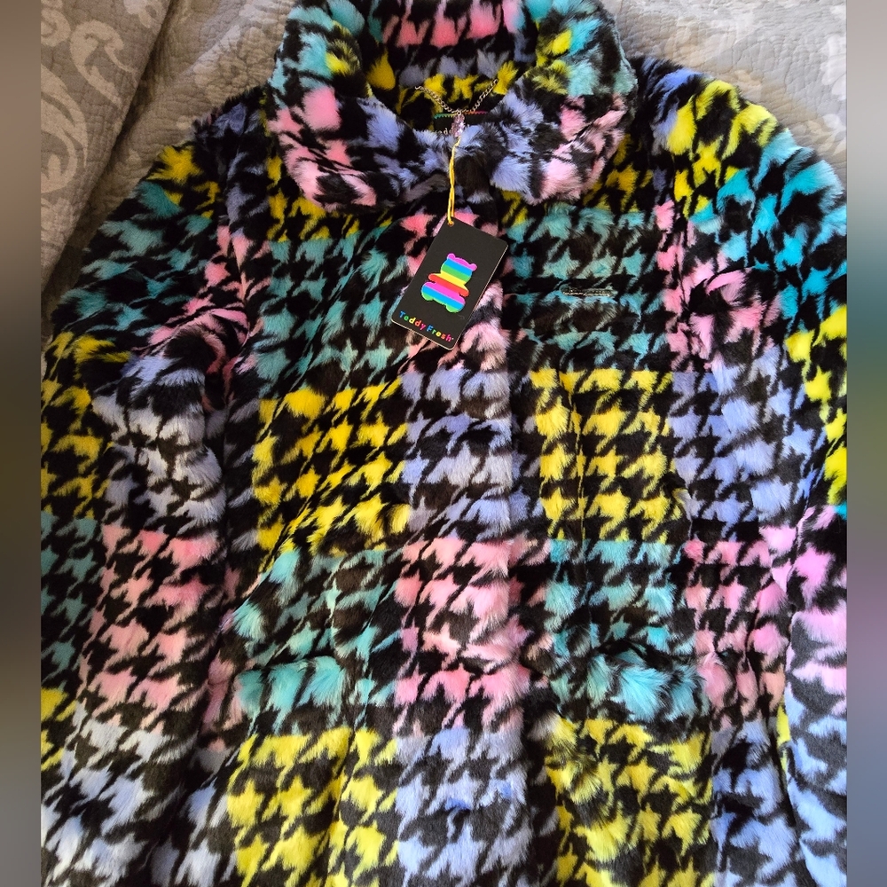Brand new w/ tags, Teddy Fresh plush houndstooth coat, women's 2XL, satin lined